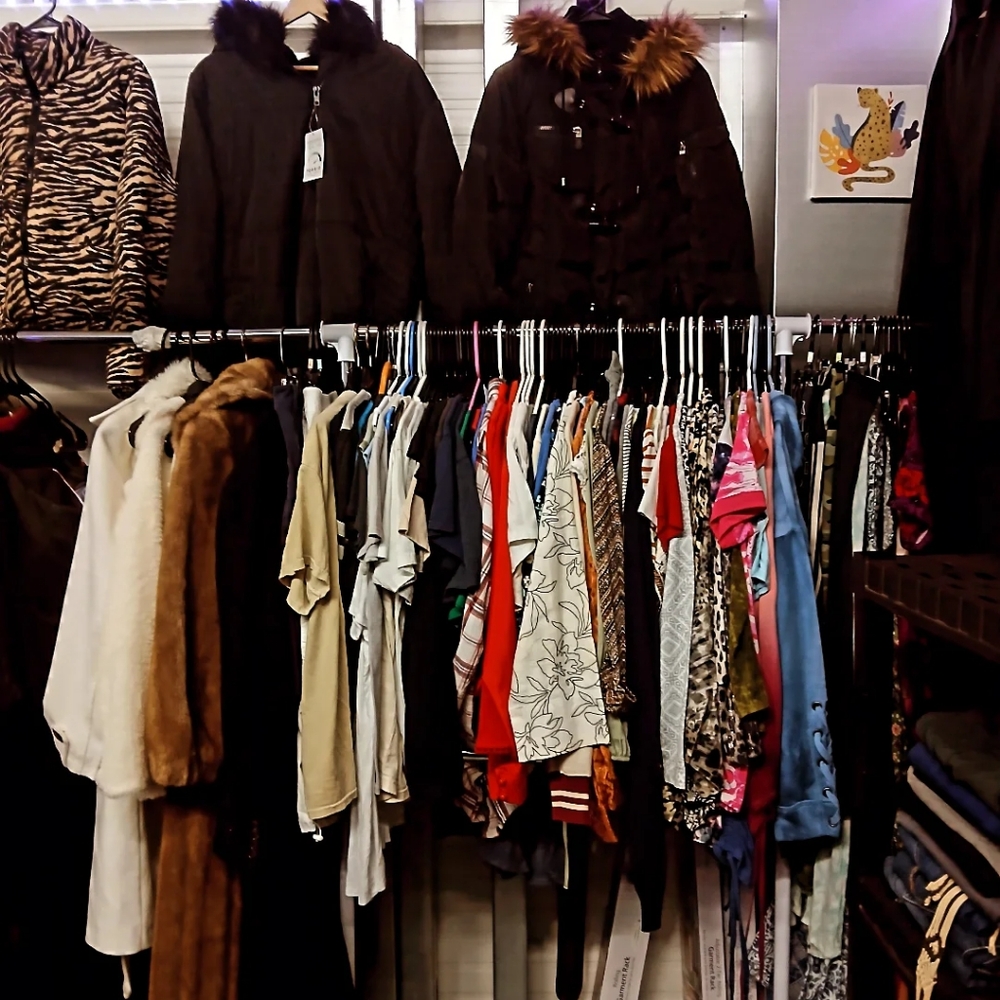 🛒SHOP OUR STORE 🛍 The Designer Clothing Exchange ♻️ Crazy Deals 🤪 - Picture 3 of 14